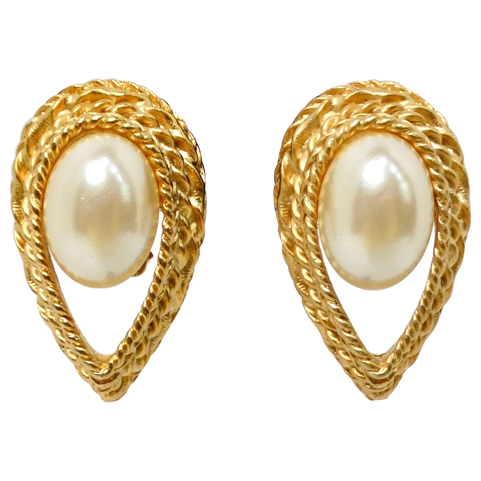 1980s Tear Drop Pearl & Gold-Tone Layered Chain Clip-On Earrings For Sale