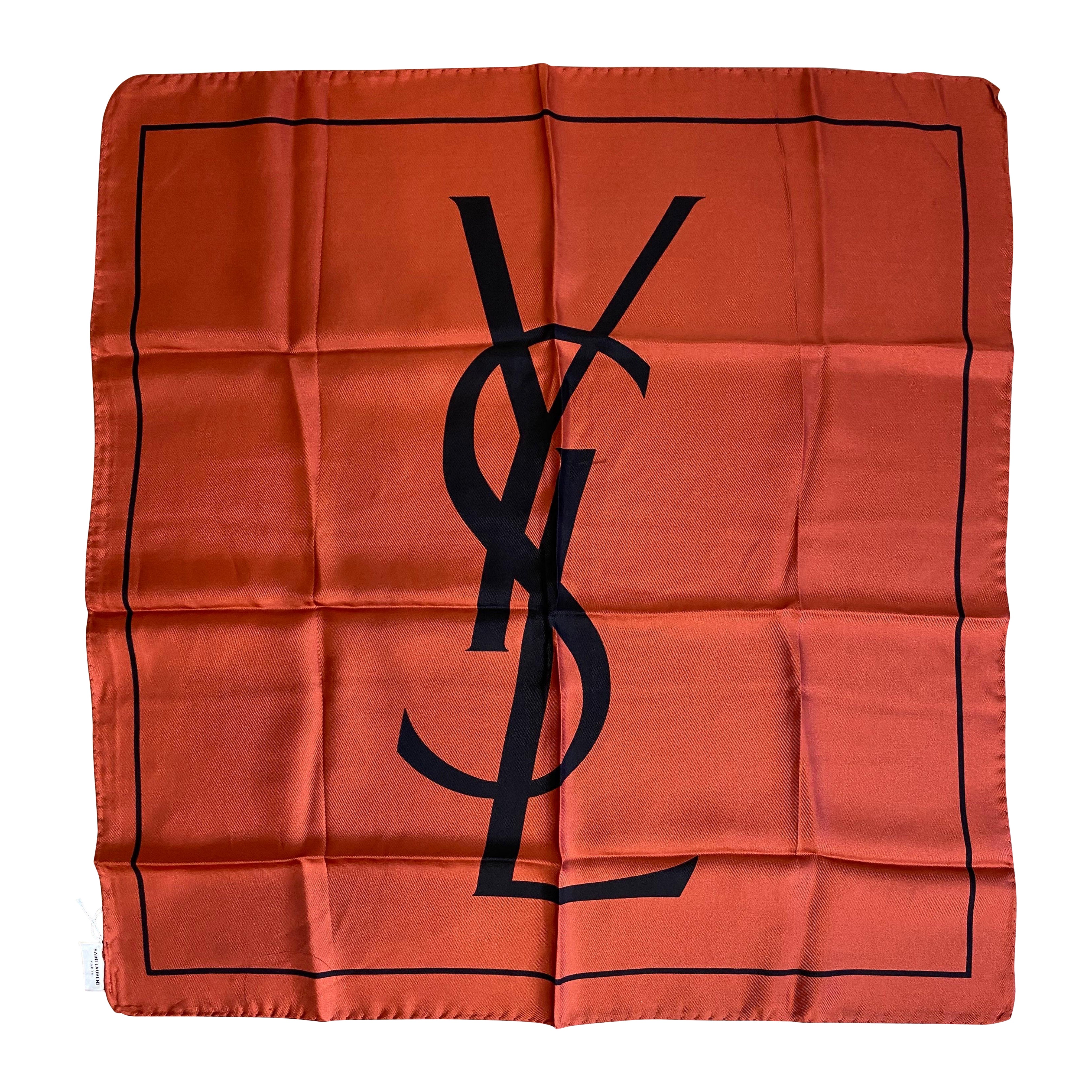 Yves Saint Laurent Foulard