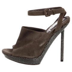 Yves Saint Laurent Wildleder-Schuhe mit hohem Absatz
