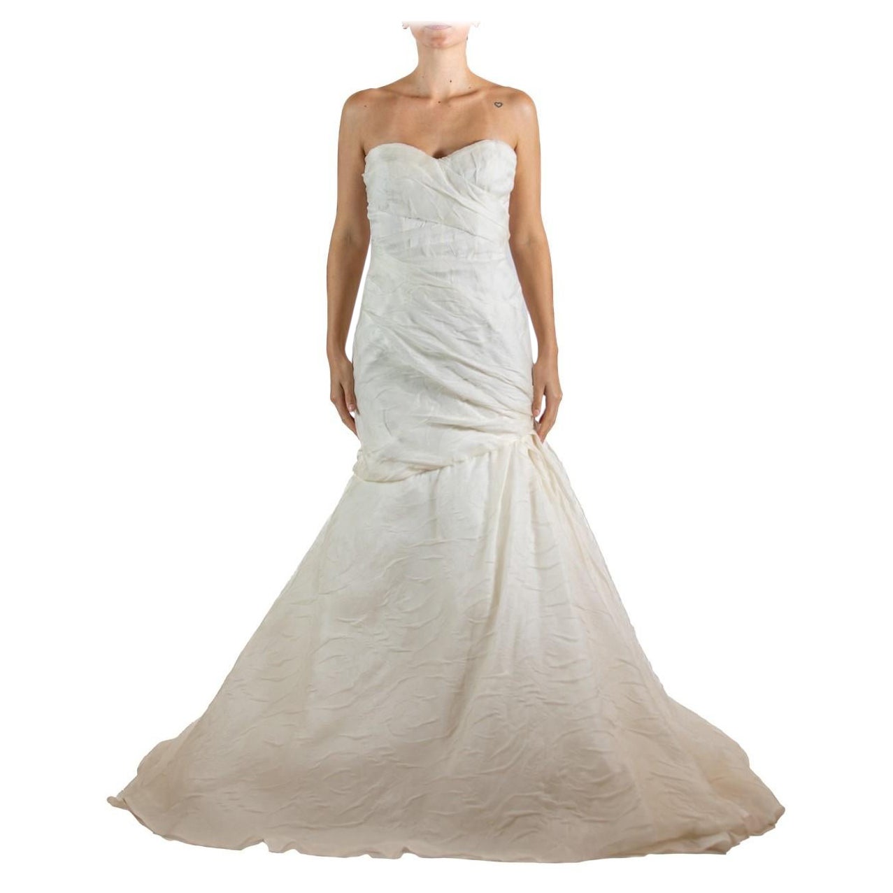 2000S MONIQUE LHUILLIER White Silk Tulle Gown For Sale
