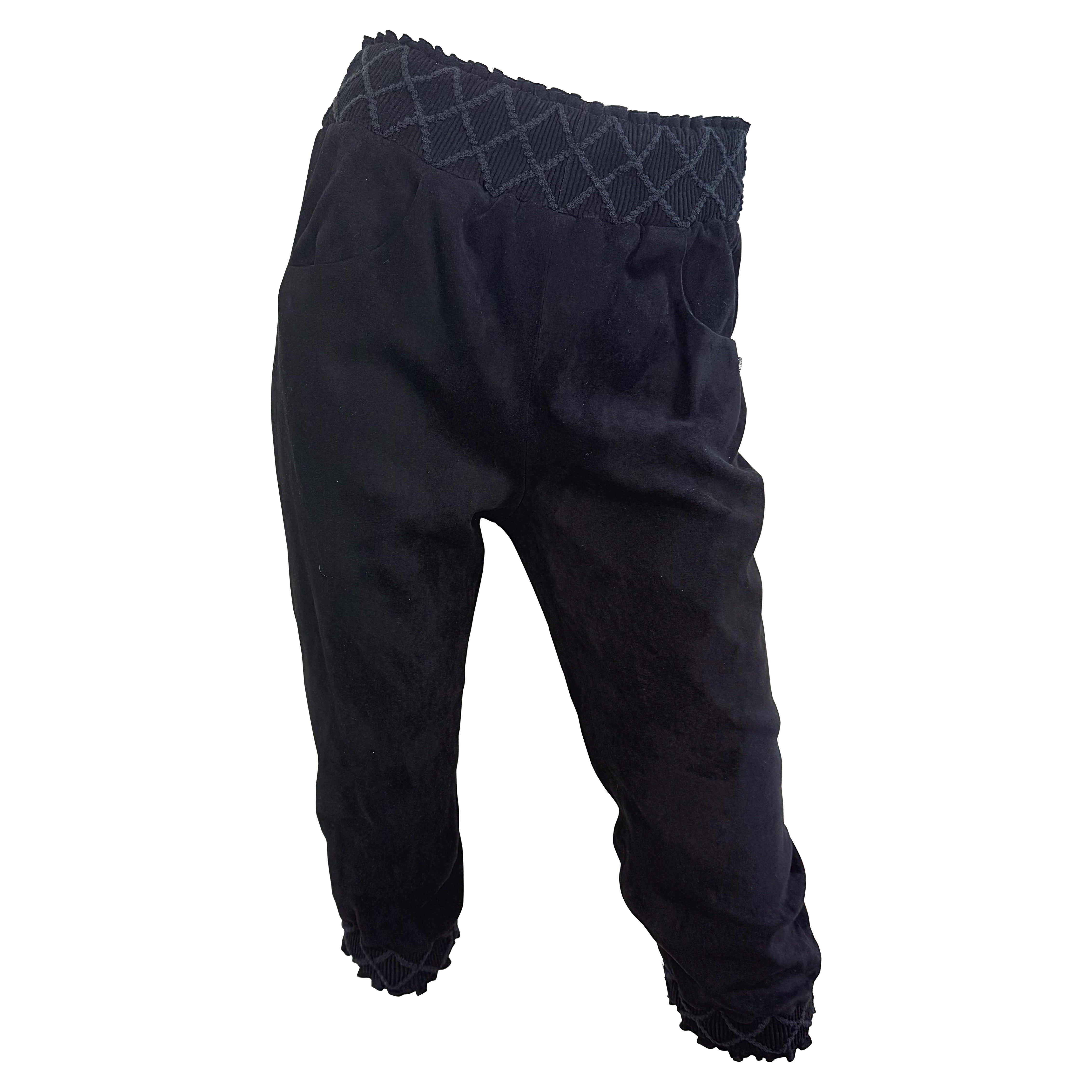 Chanel 1990s Talla 40 Ante Cuero Negro Calzones Vintage 90s Pantalones cortos Capri