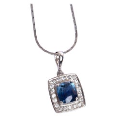 Colgante de zafiro azul natural de 3.84 ct en plata recubierta de platino