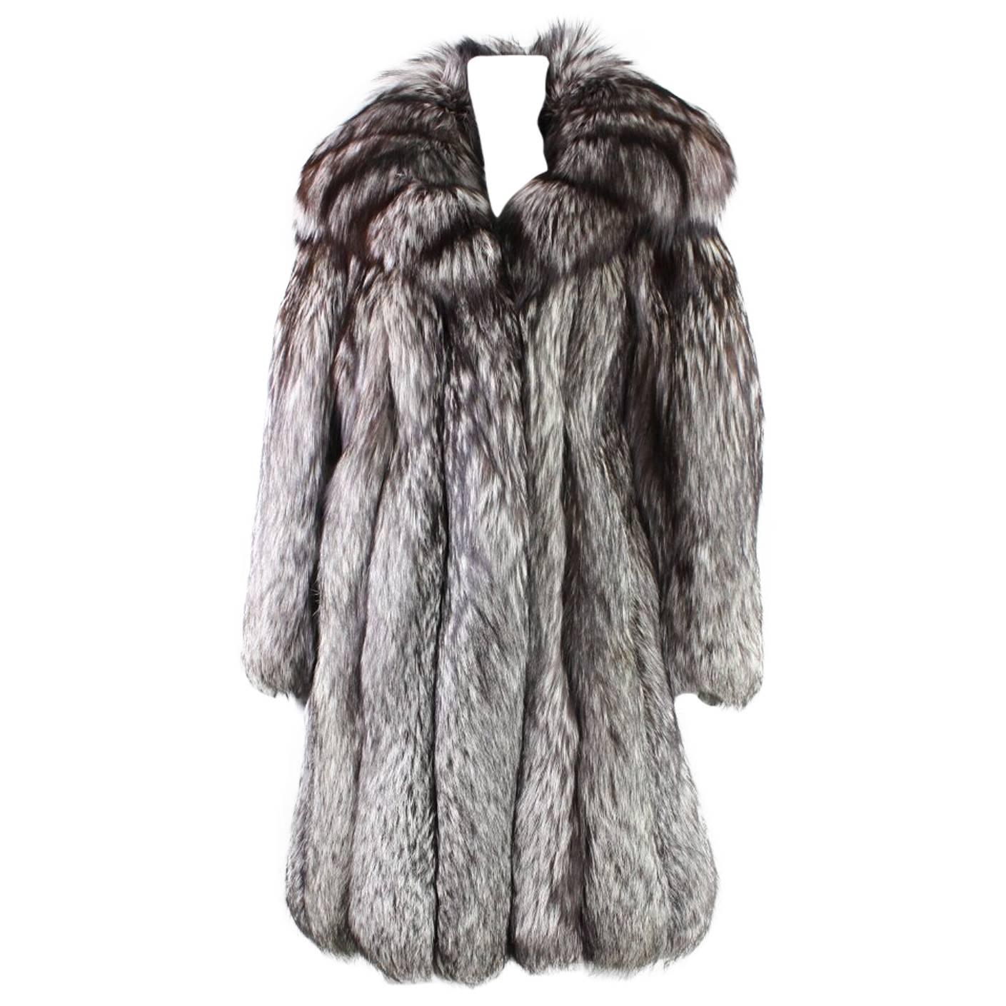 Vintage Silver Fox Fur Coat For Sale