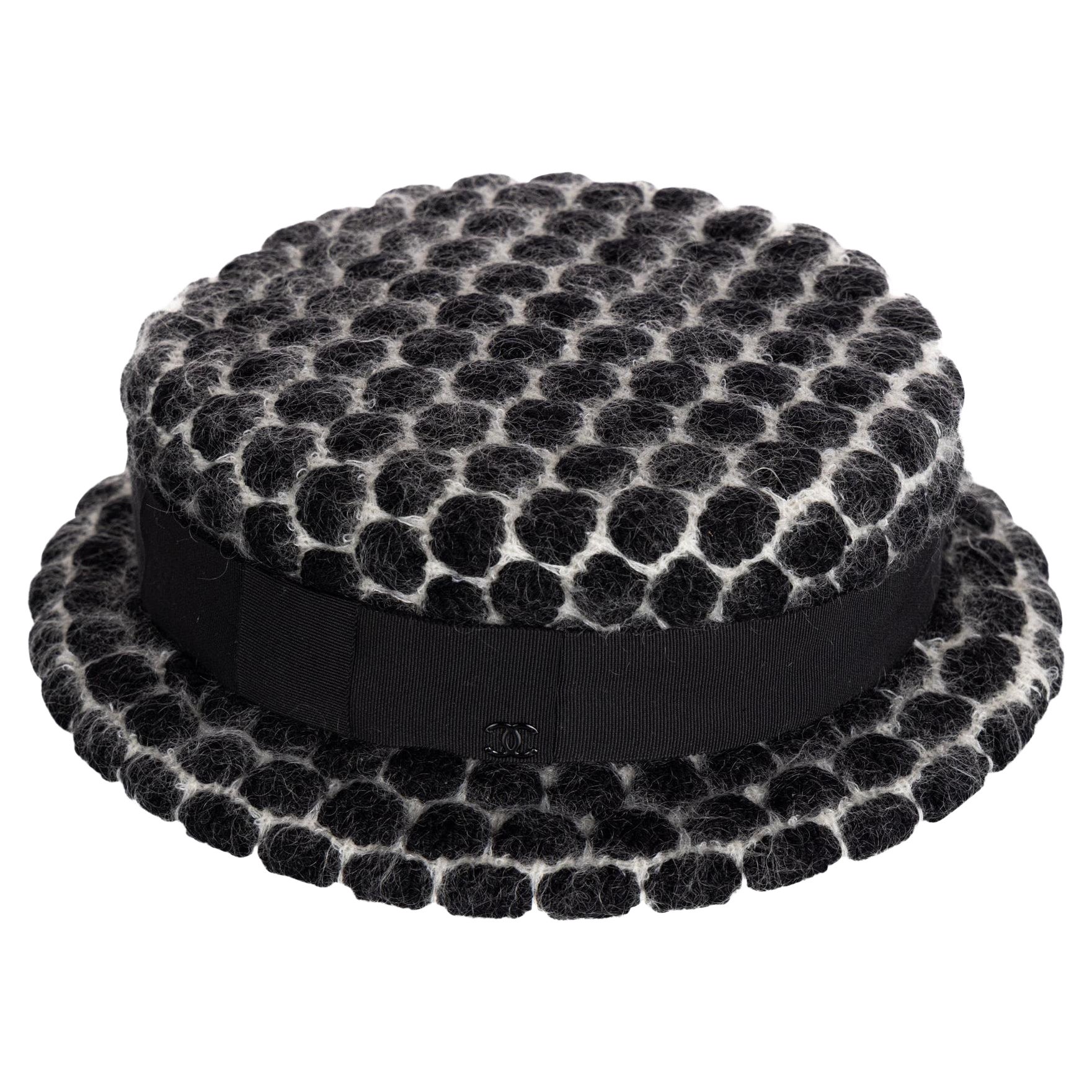 Vintage Chanel F/W 2009 Runway Black & White Mohair Bow Hat For Sale