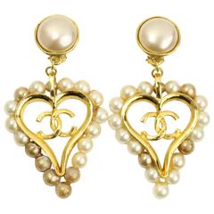 pearl chanel cc earrings gold