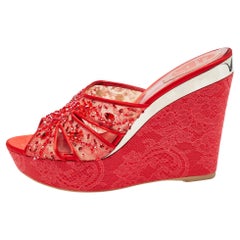 René Caovilla - Sandales à semelles compensées en satin rouge avec ornements en maille et cristal - Taille 40