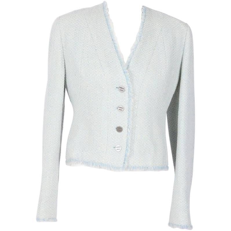 Chanel Classic Pale Blue Cream Knit Frayed Hem Blazer Jacket Size 40 For Sale