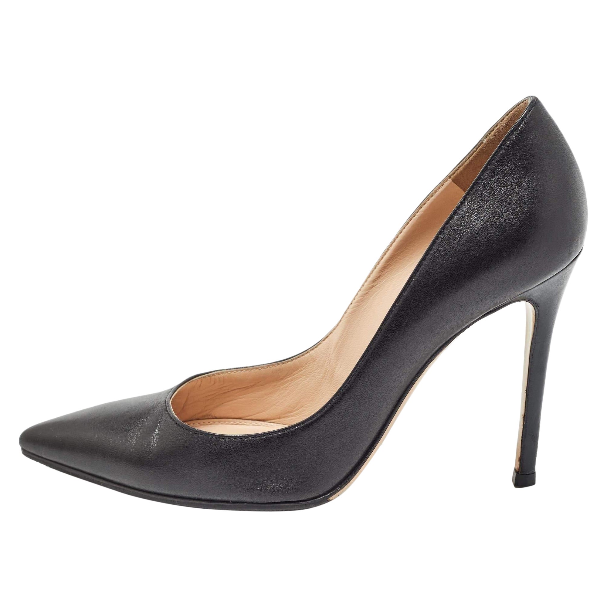 Sergio Rossi Black Leather Pointed Toe Pumps Size 37 For Sale