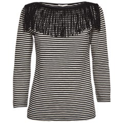 Maje Schwarz/weiß gestreiftes Baumwoll-T-Shirt mit Fransendetails M