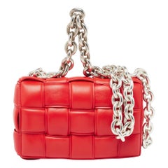 Bottega Veneta - Sac à bandoulière Cassette en cuir rembourré rouge