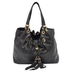 Michael Kors Black Leather Large Camden Drawstring Shoulder Bag (Sac à bandoulière à cordon de serrage)