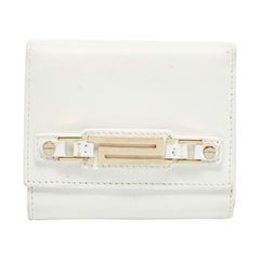 Cartera compacta tríptico de piel blanca Versace