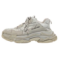 Baskets Triple S de Balenciaga grises en faux cuir, taille 44