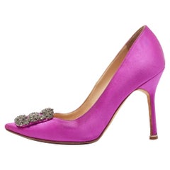 Escarpins Manolo Blahnik en satin rose « Hangisi », taille 36.5