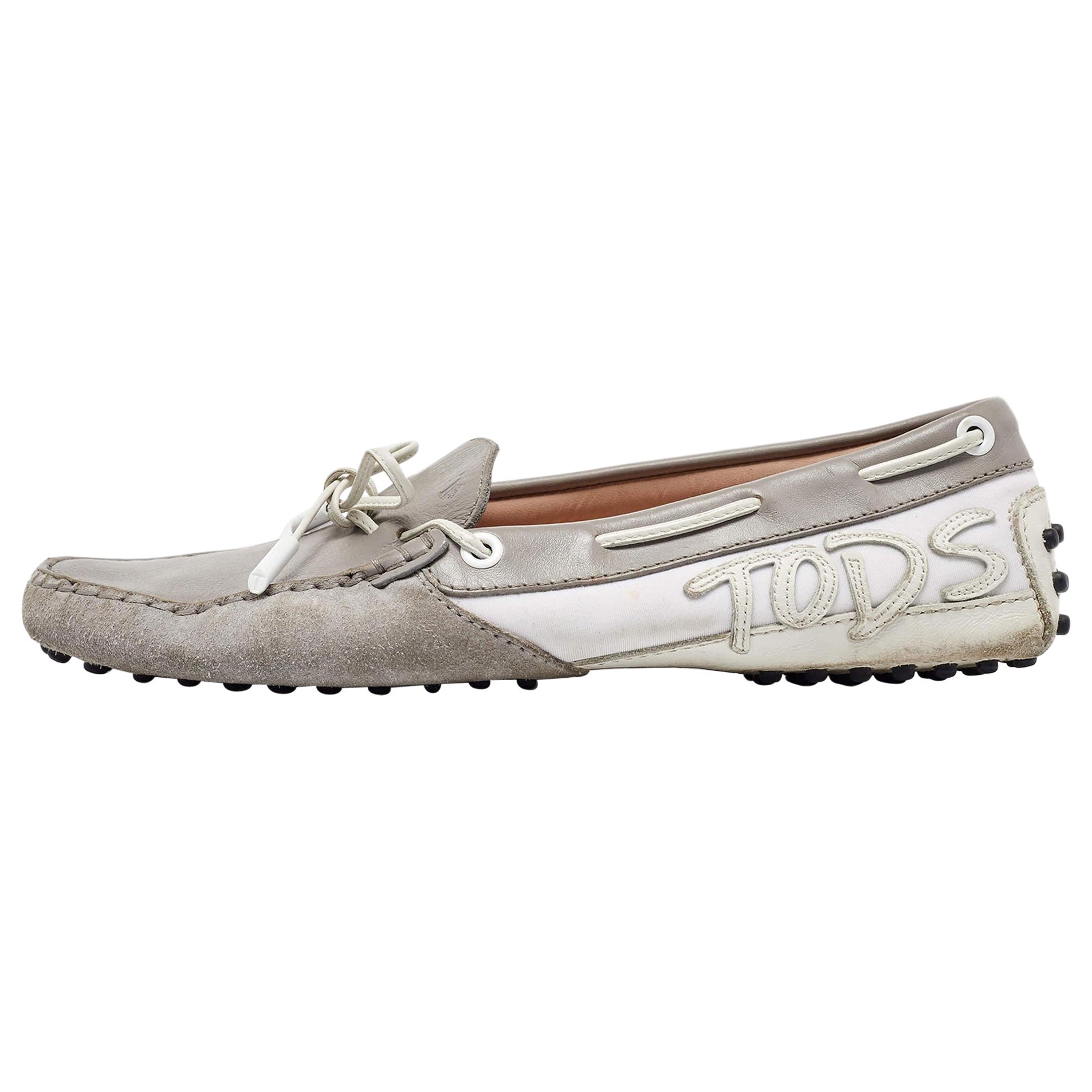Mocasines Tod's gris/blanco de ante y piel con lazo Slip On talla 38 en venta