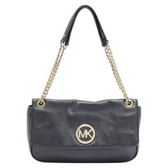 Michael Kors - Sac à bandoulière à rabat en cuir noir