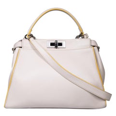 Fendi Peekaboo Handtasche aus grauem Leder in Grau
