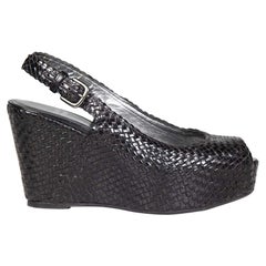 Stuart Weitzman Sandalias de cuña tejidas de piel negra Talla IT 37.5
