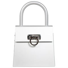 Salvatore Ferragamo Gancini Tasche aus Silber und Metall