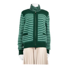Moncler Cardigan à col bénitier rayé en laine verte, taille XL