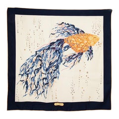 Salvatore Ferragamo Quadratischer Schal mit Goldfischmuster