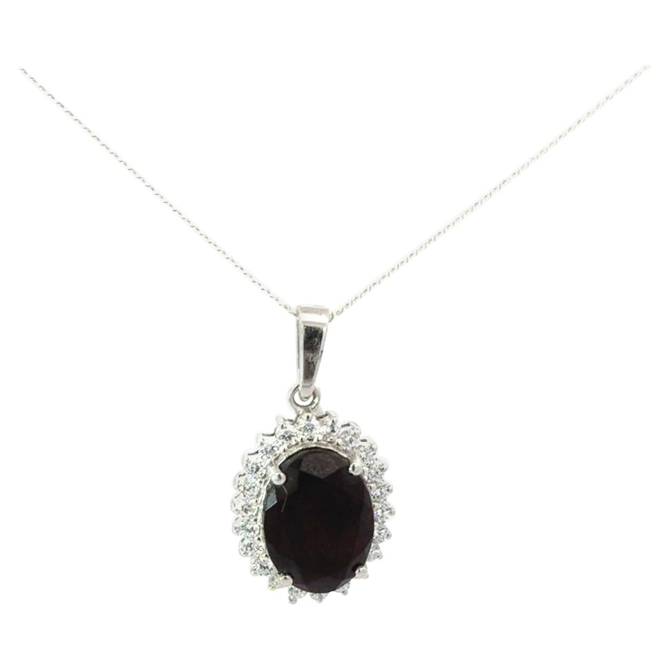 Ciondolo a forma di aureola con granato taglio ovale da 9,5 carati in argento Sterling 925 per la nonna in vendita