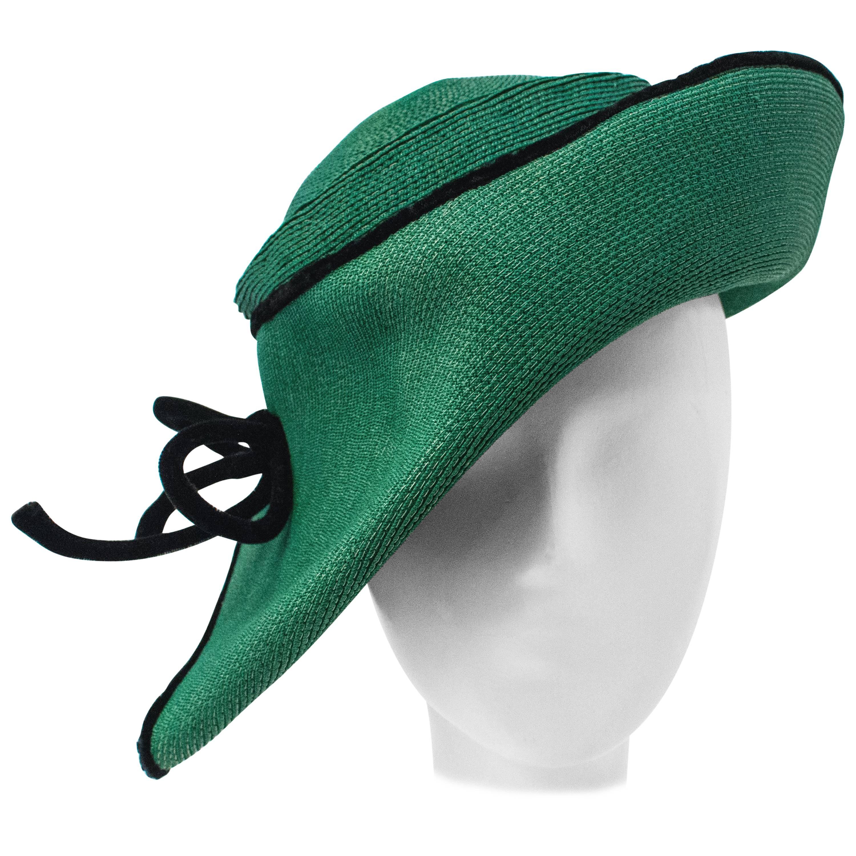 40s Green Straw Hat w/ Black Velvet Trim