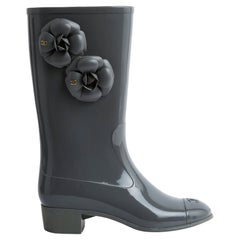 Chanel Bottes de pluie Camelia EU39 Grau Camelia Regenstiefel UK6 US8,5
