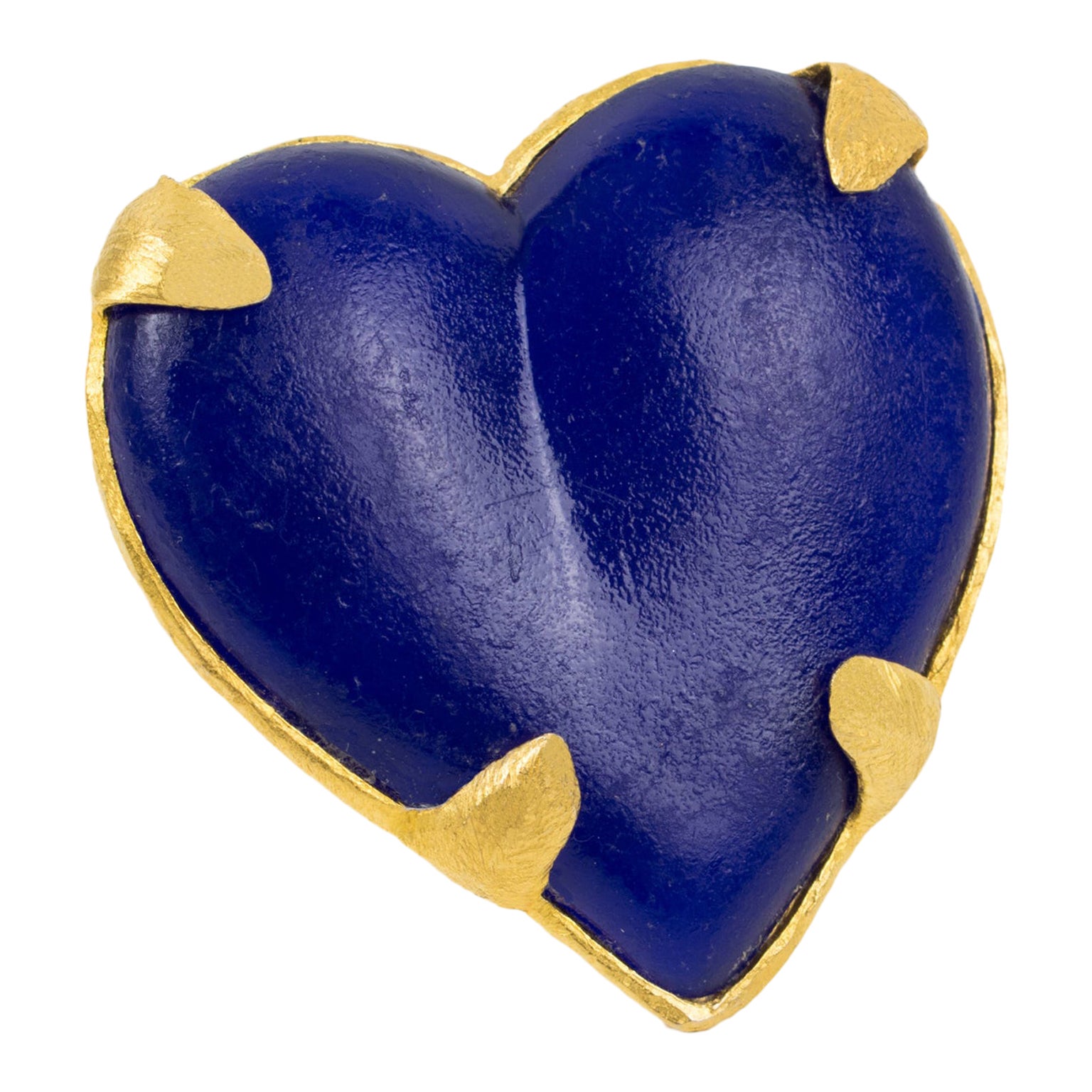 Edouard Rambaud Broche cœur en métal doré et résine bleu cobalt, Paris