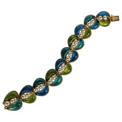 Insolito bracciale con foglie e perle finte della Maison Gripoix