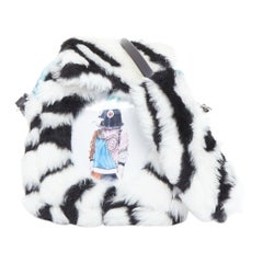 NASIR MAZHAR - Petit sac à bandoulière en fausse fourrure cartoon noir et blanc