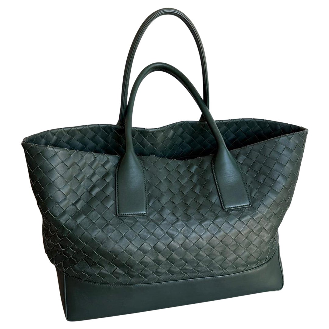 Bottega Veneta New Cabat Medium Intreccio Leather Tote Bag Dark Forest Green For Sale