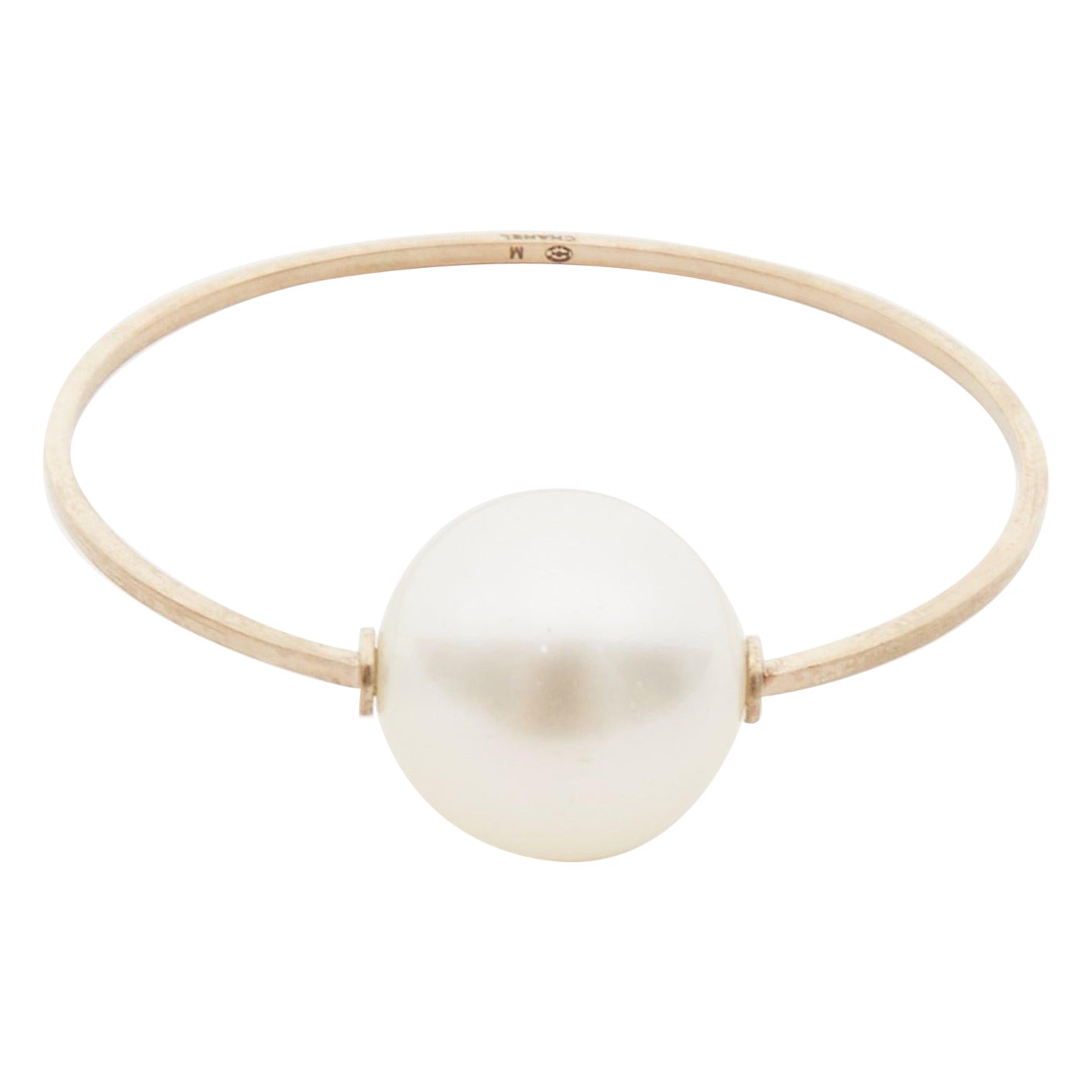 CHANEL 14S Runway Orbital large XL pearl CC logo gold metal bangle M