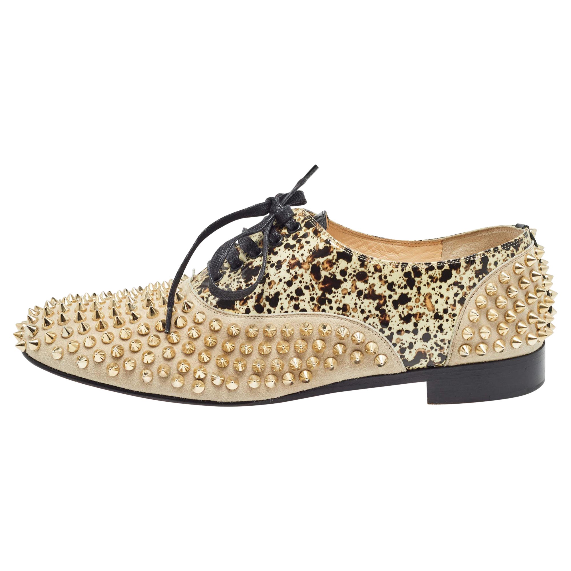 Christian Louboutin Chaussures à talon aiguille Freddy en daim et PVC Brown/Black Taille 40.5 en vente