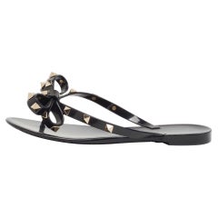 Valentino Black Rubber Bow Rockstud Thong Flats Size 35