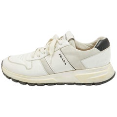 Prada Zapatillas blancas de piel y malla talla 44