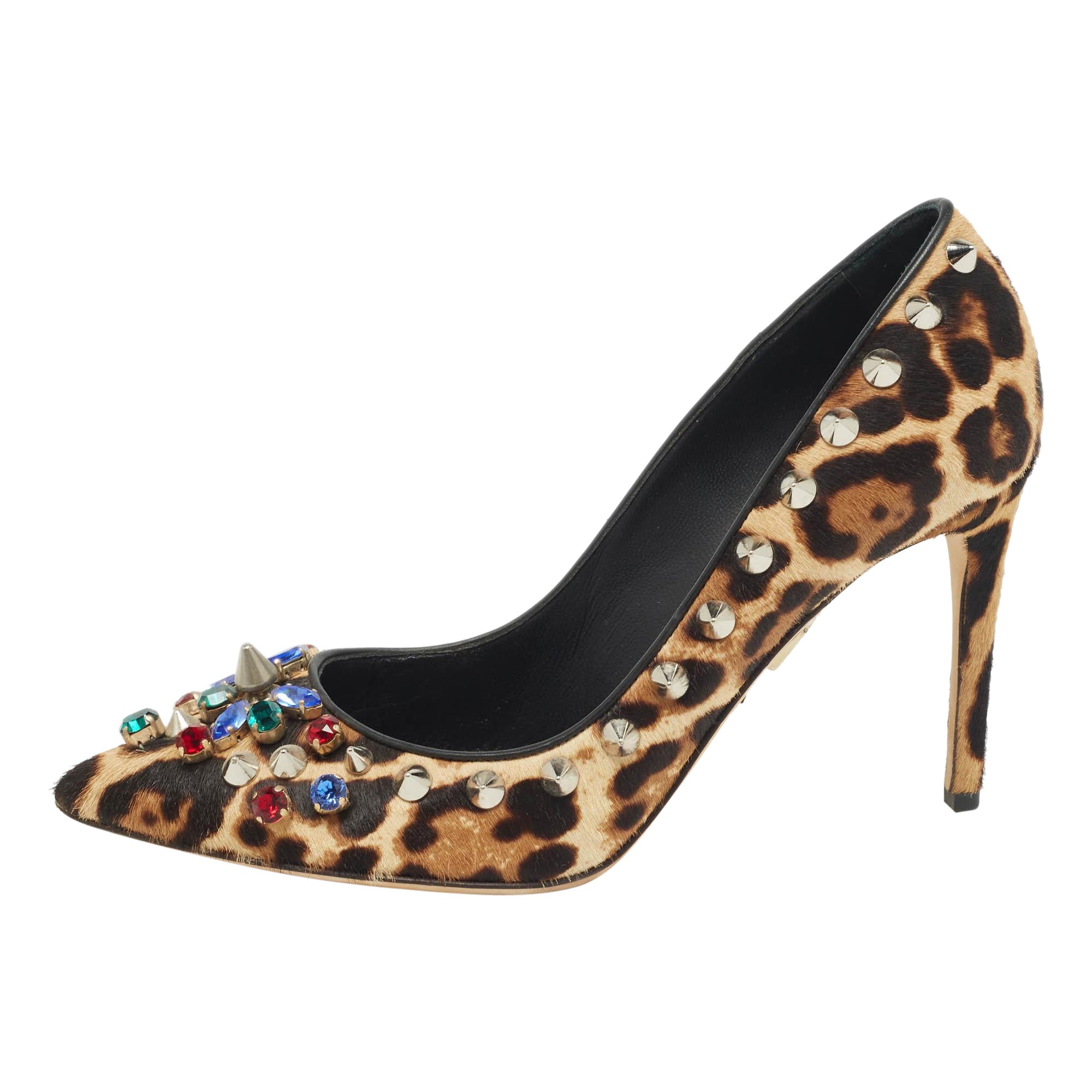 Dolce & Gabbana Marrone/Beige Leopard Print Calf Hair Studded Pumps Taglia 37.5 in vendita