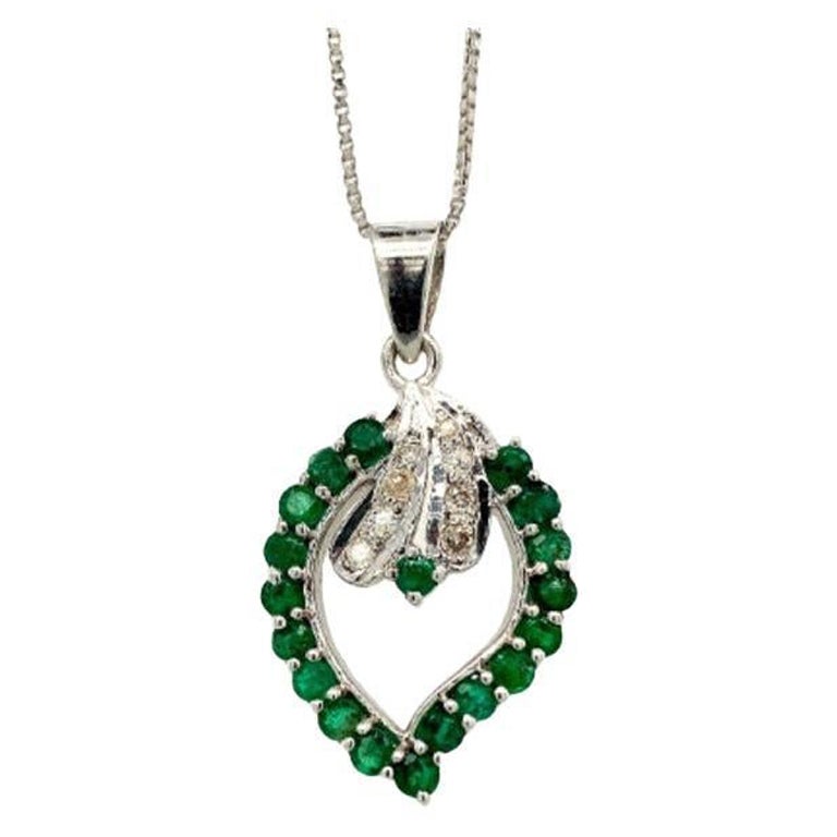 Emerald Diamond Leaf Pendant Necklace in 925 Sterling Silver for Mom Jewelry For Sale