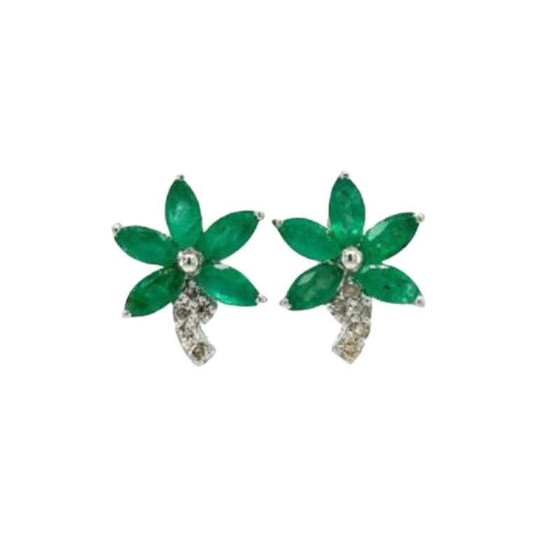 Handmade Natural Emerald Diamond Floral Studs Earring for Mothers Made in Silver For Sale