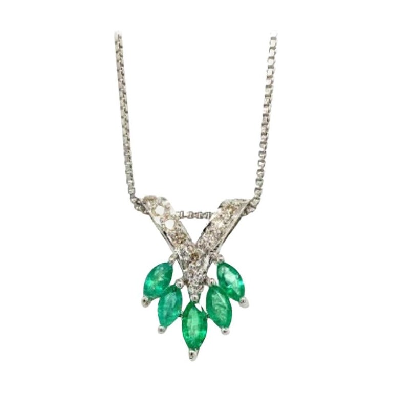 Natural Emerald and Diamond Chain Pendant Birthstone Necklace for Mothers Day For Sale