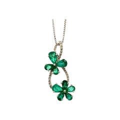 Floral Genuine Emerald Gemstone Pendant Necklace in 925 Sterling Silver for Her