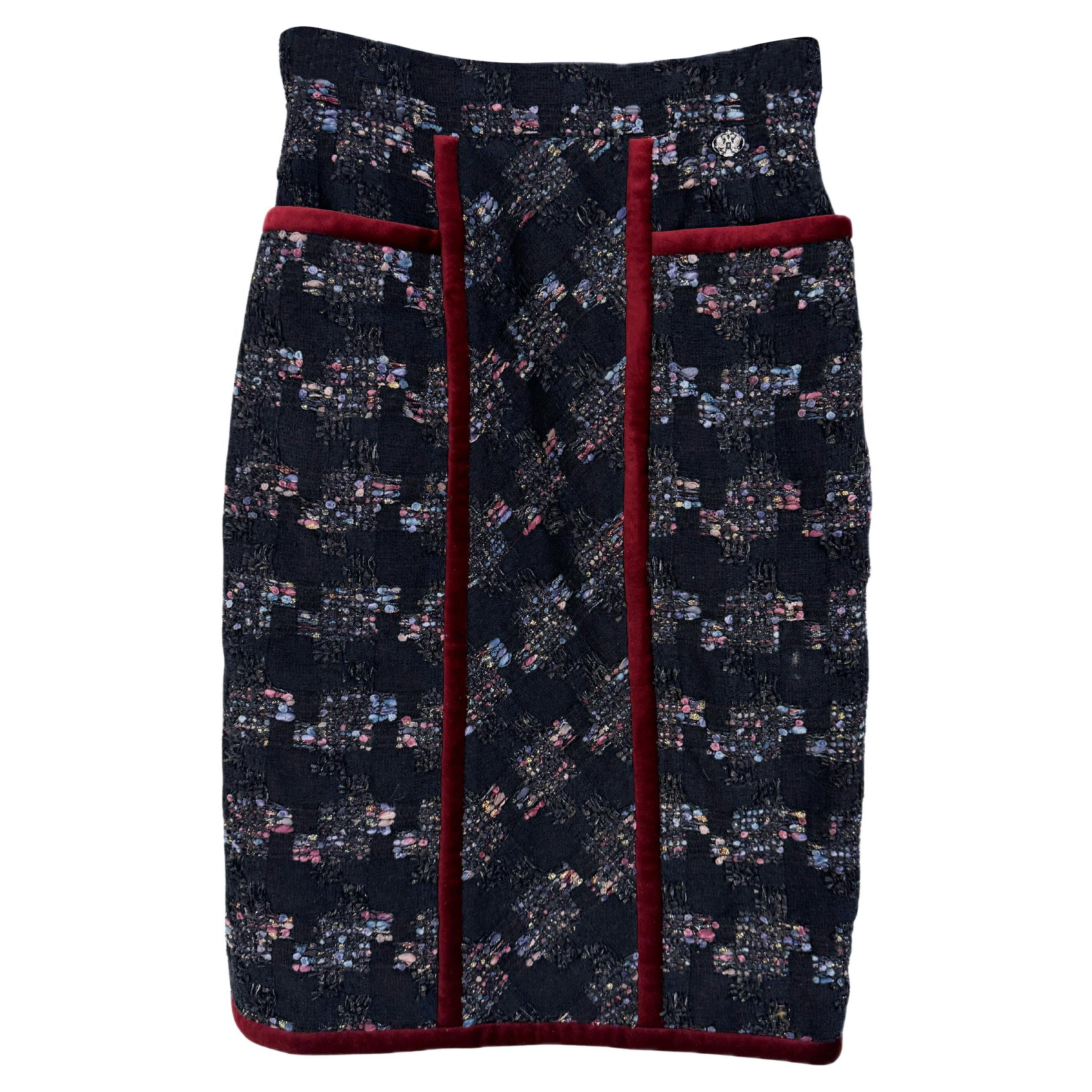 Chanel Keira Knightley Style Black Tweed Skirt 34 FR For Sale