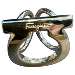 Salvatore Ferragamo  Bague Ganchini /Ring Gold Tone, taille moyenne