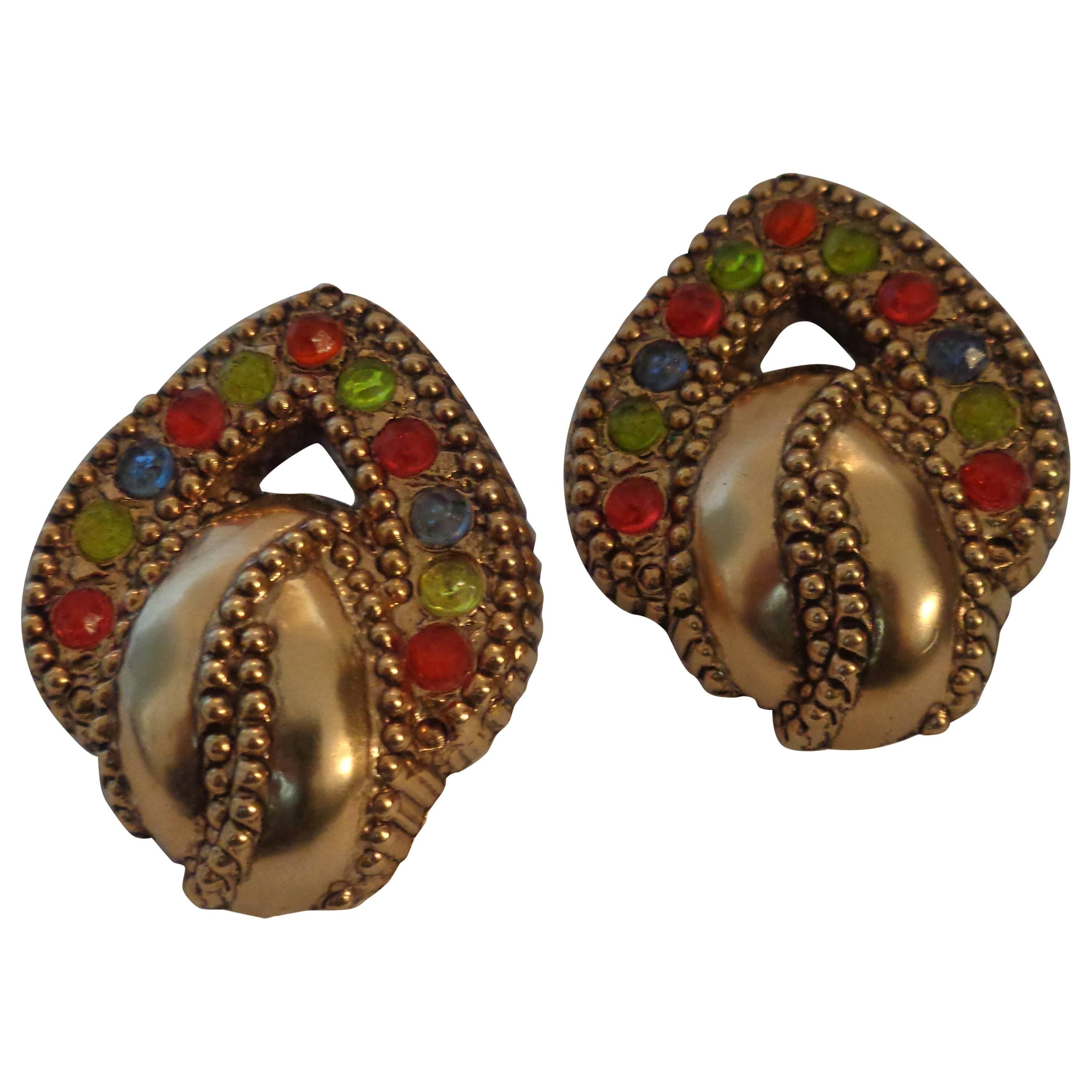 1970s Gold Tone Clip on earrings