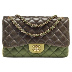 Chanel Bolso Jumbo de Piel Acolchada Tricolor con Doble Solapa Clásica