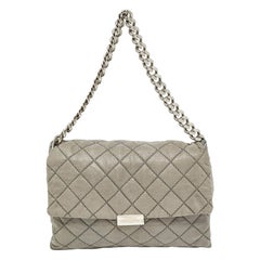 Stella McCartney Bolso Beckett de ante sintético acolchado gris