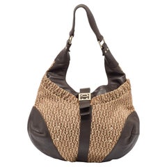 Aigner Lienzo Monograma Marrón/Beige y  Hobo de piel con solapa y logotipo