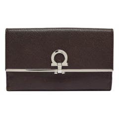 Salvatore Ferragamo Cartera Continental de Piel Marrón Gancini Icona