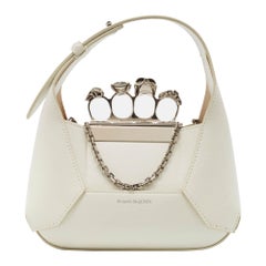 Alexander McQueen Mini Hobo enjoyado de piel blanca