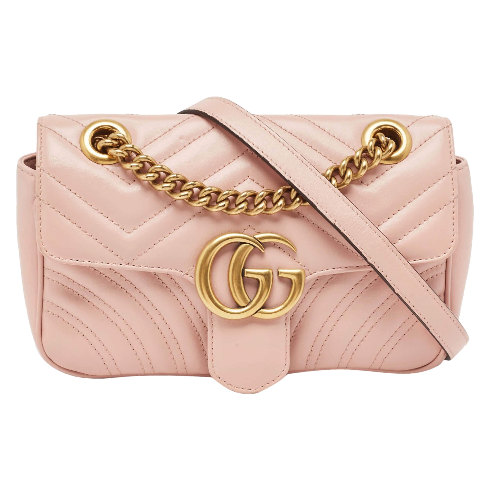 Gucci - Mini sac à bandoulière GG Marmont en cuir matelassé rose en vente